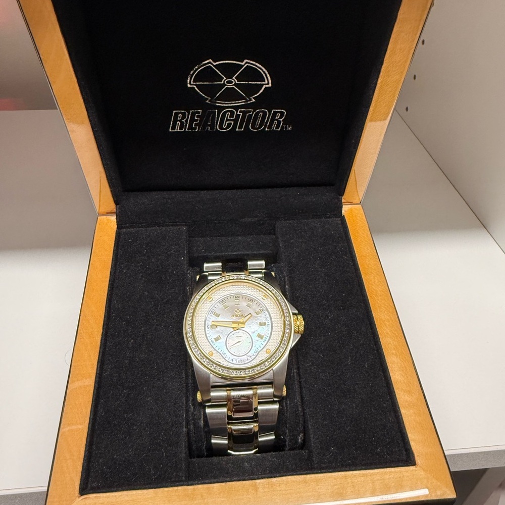 Men's Reactor Watch Crystal Helium Oyster